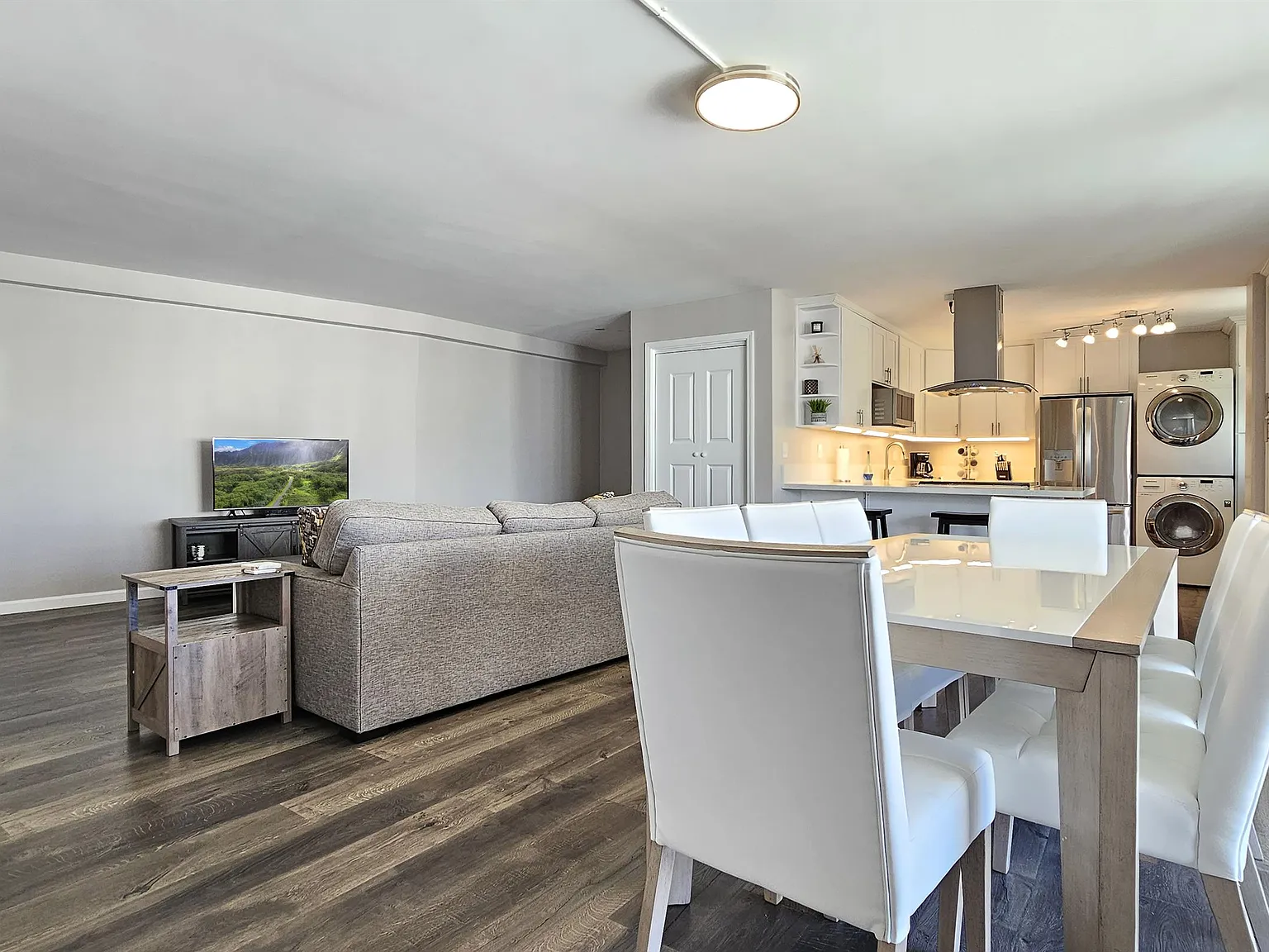 222 Liliuokalani Ave — Photo 4