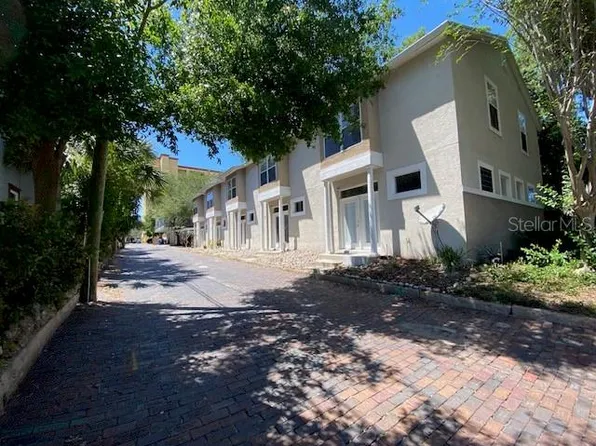 703 Charles Ct S, Saint Petersburg, FL 33701