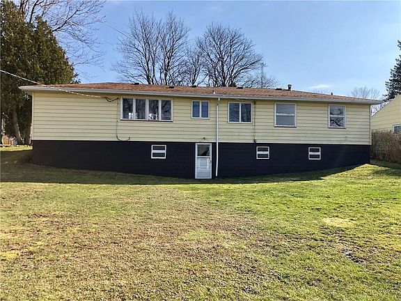 3rd image of 72 Hillside Dr