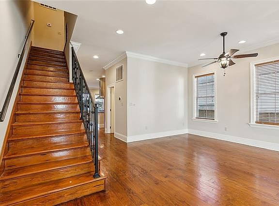 5th image of 237 Stafford Pl
