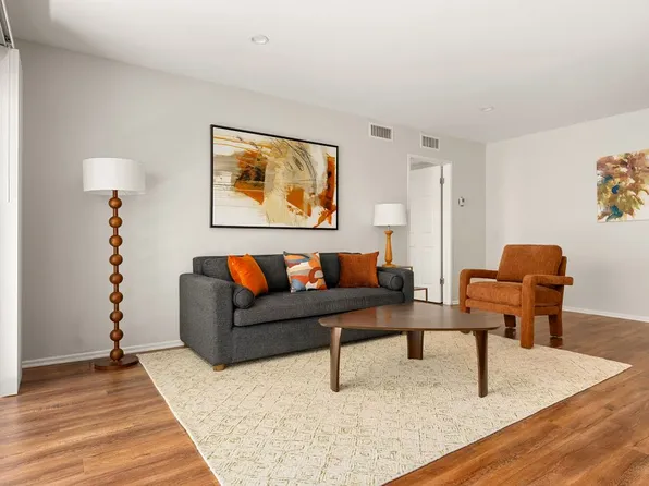 Lombardi Apartments