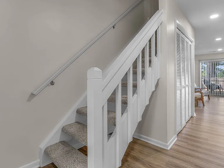 5036 Glenwood Way — Photo 26