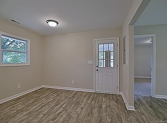 4th image of 4075 Palmetto Dr