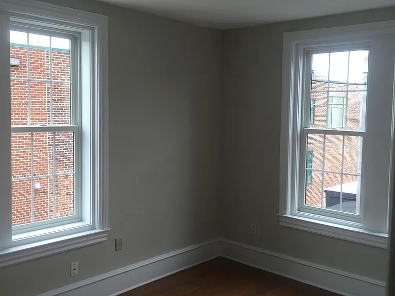 Charming Renovated Apartments in the Heart of Ardmore — Photo 23