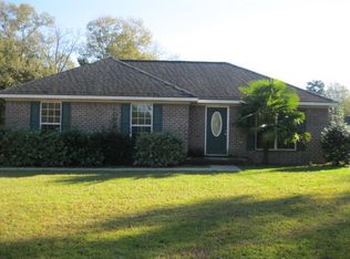 115 W Hencart Rd, Glennville, GA 30427