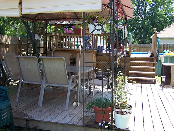 Deck & Pool