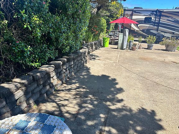 4th image of 6225 N Coast Hwy Lot 21