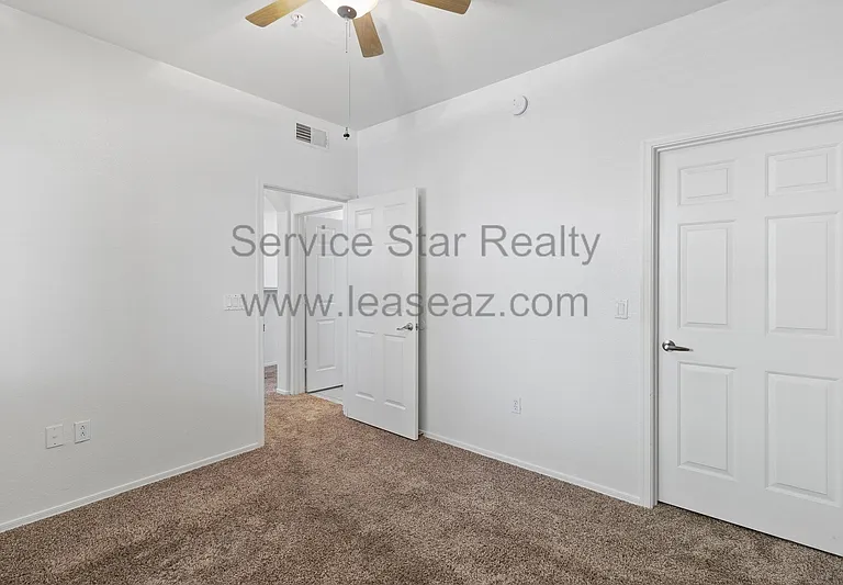 920 E Devonshire Ave #1001 — Photo 10