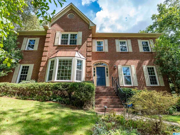 912 Tall Pines Ln, Birmingham, AL 35244
