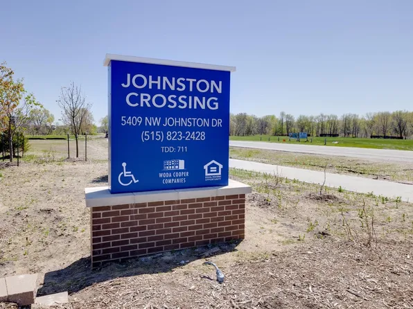 Johnston Crossing Senior Apartments I, 100-5409 NW Johnston Dr, Johnston, IA 50131