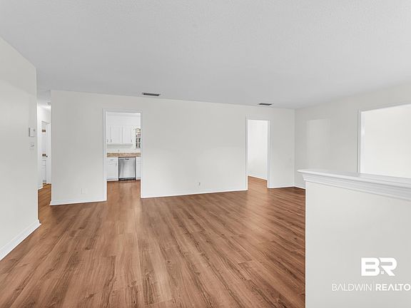 5th image of 214 Black Oak Way