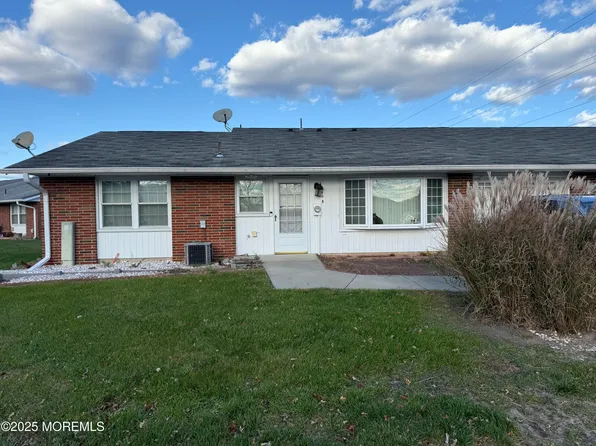 346B Dorchester Drive, Lakewood, NJ 08701