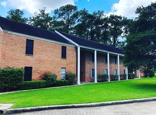 3700 Pine Manor Ln, Dickinson, TX 77539