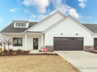 6765 Sheldon Crossing Dr, Hudsonville, MI 49426