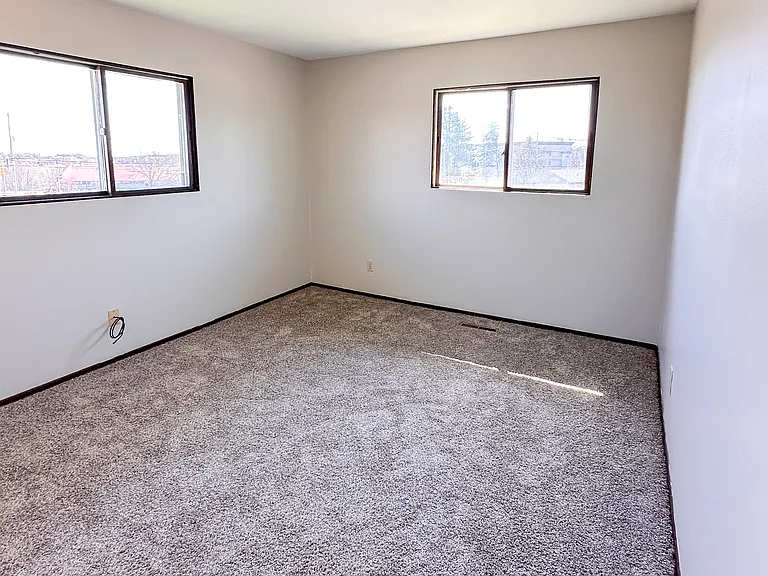 2035 Inverway Ct — Photo 16