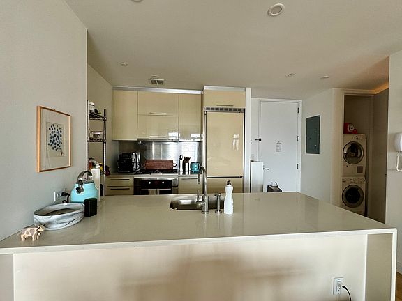 5th image of 11-02 49th Ave Unit 9L