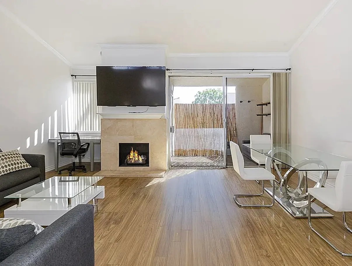 Studio, 475 sqft, $1,950 — Photo 2