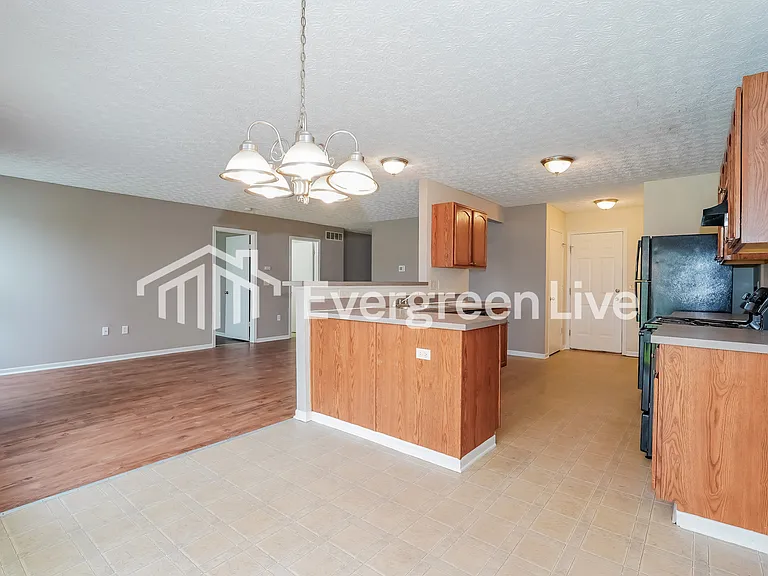 1720 E 24th Ave — Photo 5