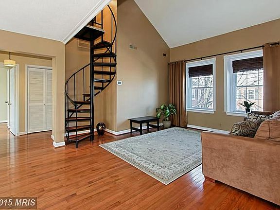 5th image of 2920 S Buchanan St APT C2