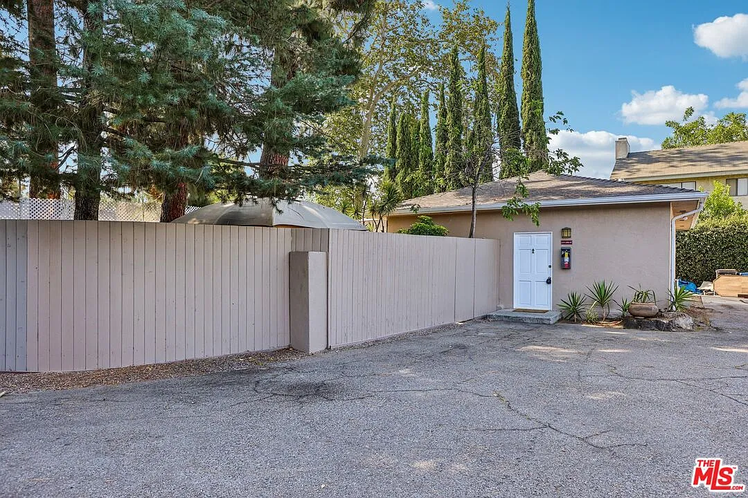 2 bed, 2.0 bath, 1050 sqft, $2,750 — Photo 3