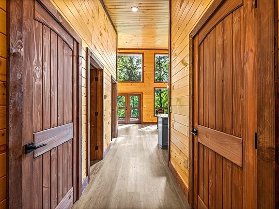 3rd image of 350 Sugar Mountain Way