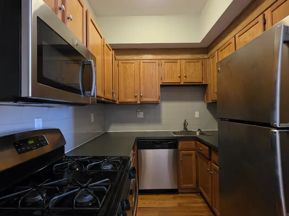 28 E Grand Ave, New Haven, CT