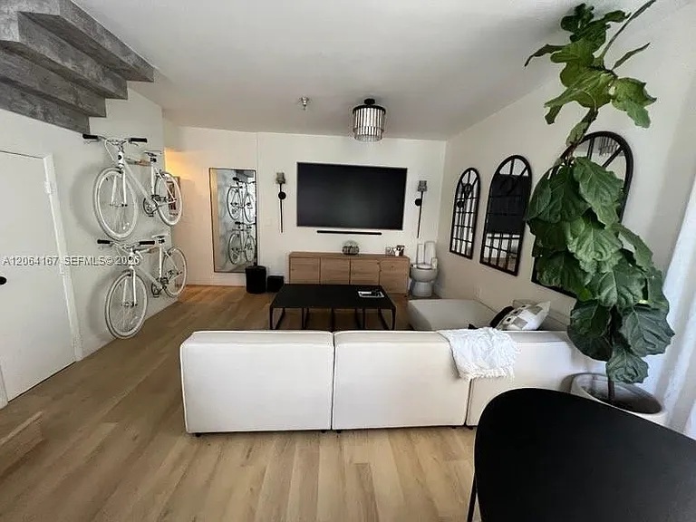 1350 Pennsylvania Ave #201 — Photo 10