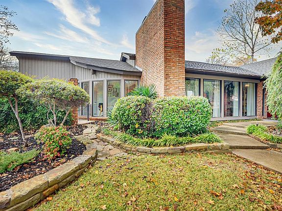 2nd image of 2614 Winding Oaks Dr