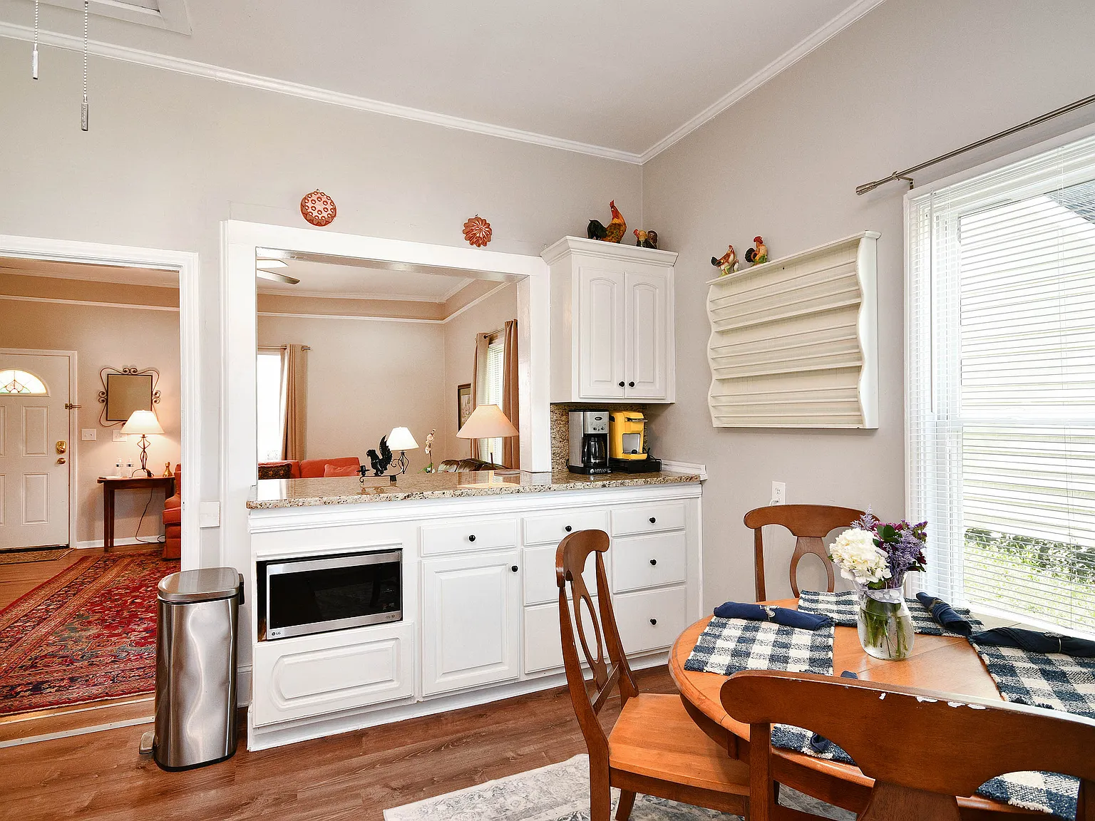 1 bed, 1088 sqft, $2,585 — Photo 3