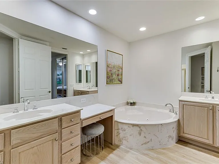 6029 Trophy Dr #301 — Photo 18