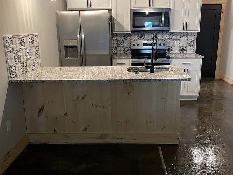 210 S Railroad St — Photo 6