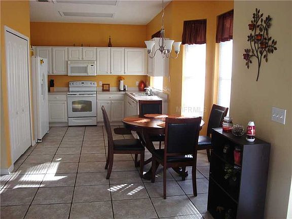 5th image of 944 Jadestone Cir