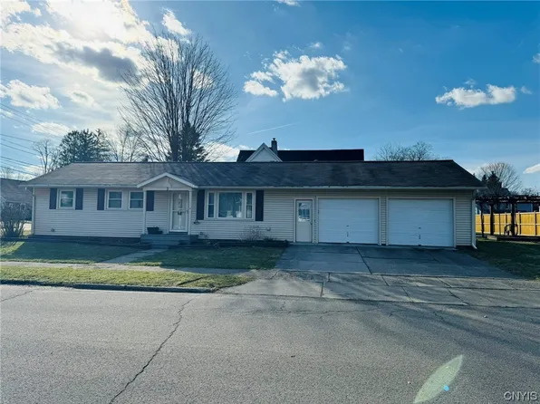 3 Banks St, Cortland, NY 13045