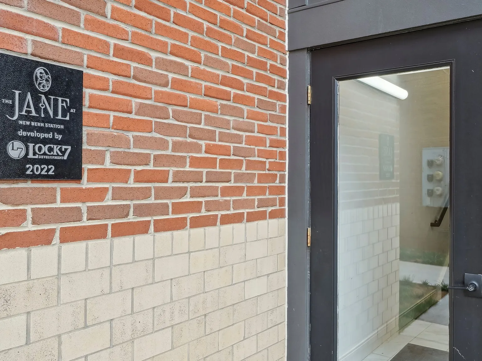 1 bed, 727 sqft, $1,595 — Photo 3