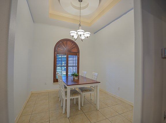 4th image of 512 Abbott Ave
