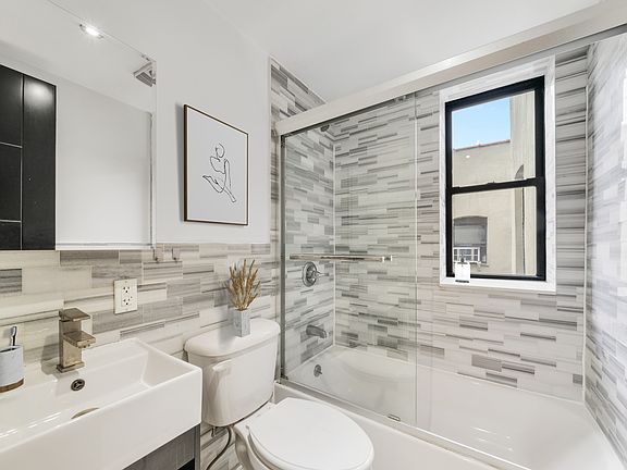 5th image of 169 Manhattan Ave APT 1A