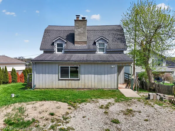 6354 Bennett Lake Rd, Fenton, MI 48430