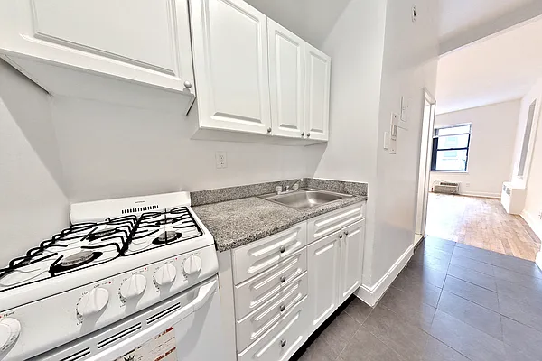 Rented by REAL New York | media 7
