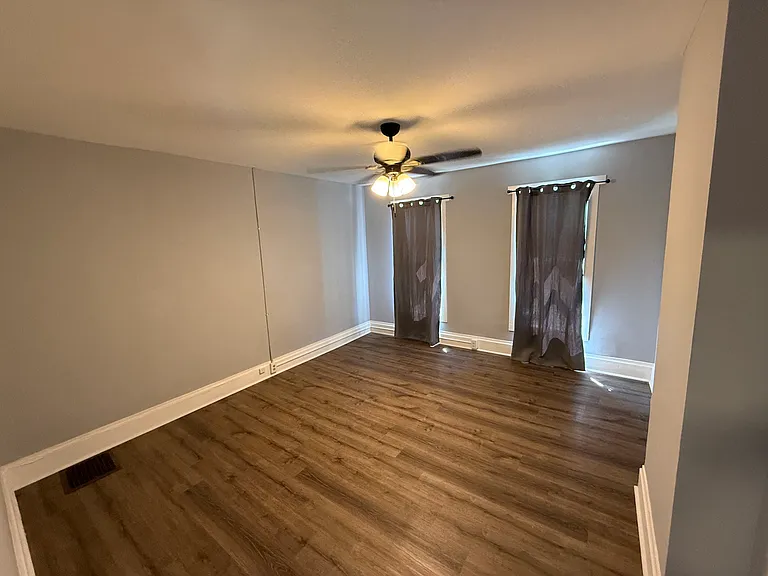 748 Campbell Ave — Photo 9