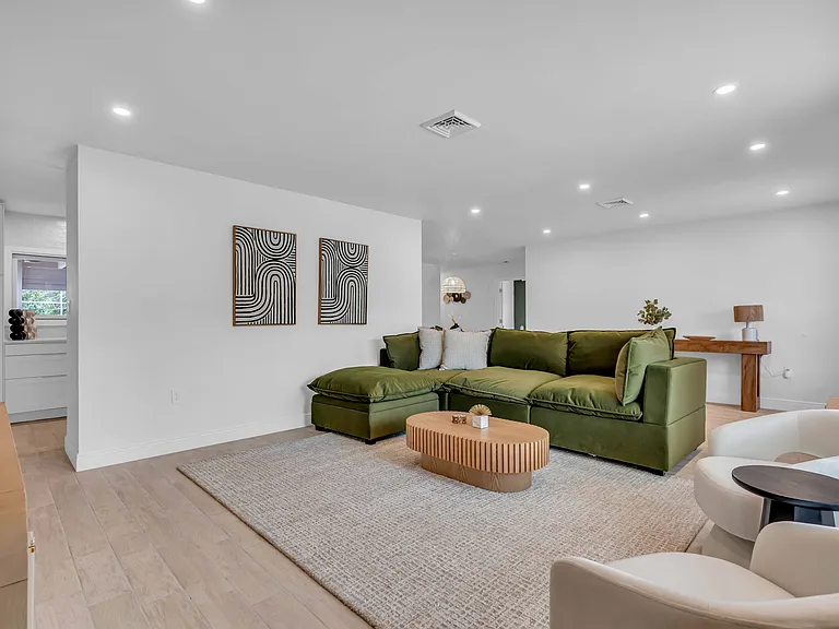 4421 Ocean Blvd — Photo 11