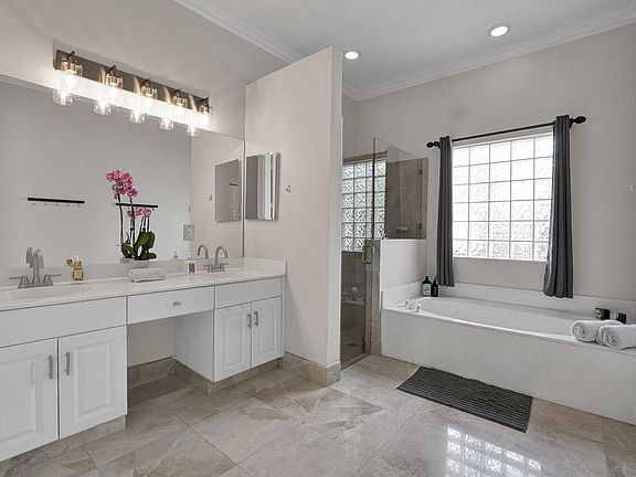 5th image of 5718 NW 50th Dr #5718