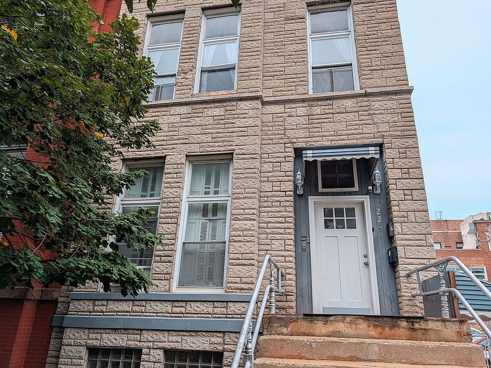 1st image of 229 S Racine Ave APT 1