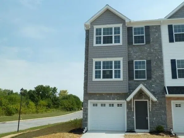 700 Lantern Ct, Red Lion, PA