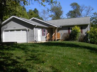 17631 Lesabre Ct, Brighton, IL 62012