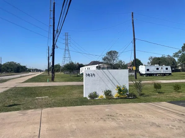 7829 Bailey Rd, Pearland, TX 77584