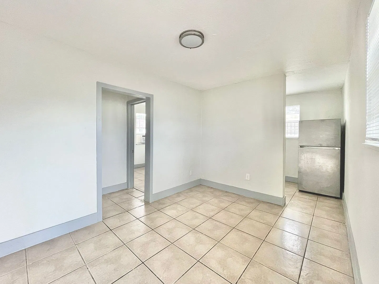 Ground Floor 1 Bedroom Apartment — Photo 3