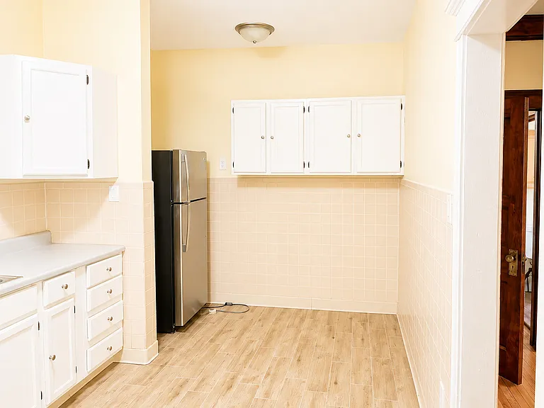 1320 W 64th St #1 — Photo 9
