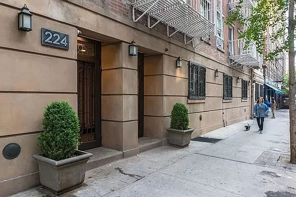 Rented by REAL New York | media 10