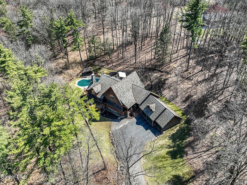 4th image of 35 Shaker Bay Road