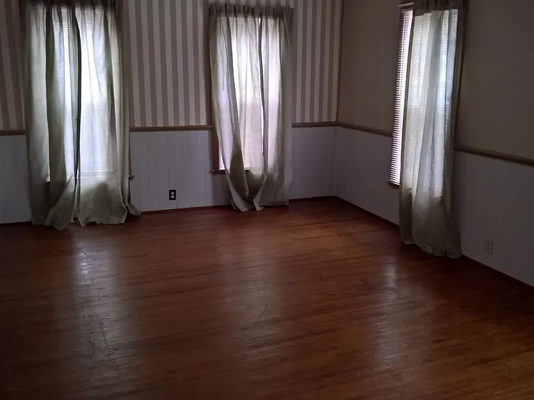 9539 Main St #B — Photo 13